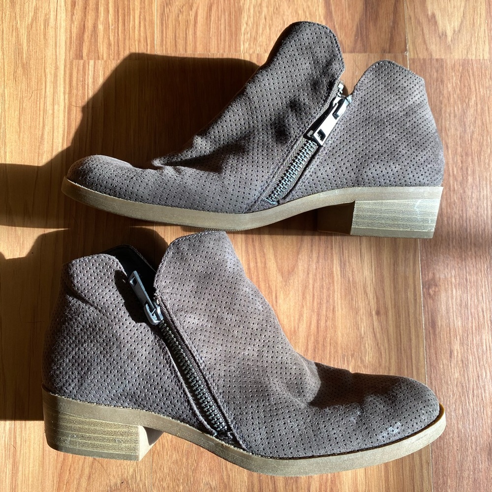 Brown Booties 🤍🤎
